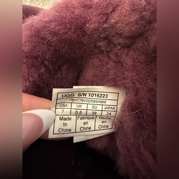 UGG Plum Classic Short II Shearling Boots - Sz 7 - Picture 8 of 9